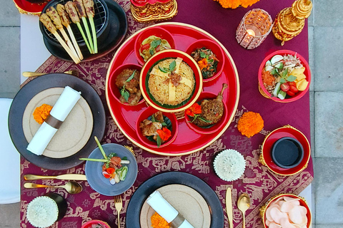 乌布：巴厘岛皇家晚餐，热带森林景观素食菜单