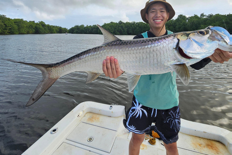 San Juan: Tarpon Fishing Charter with Guide