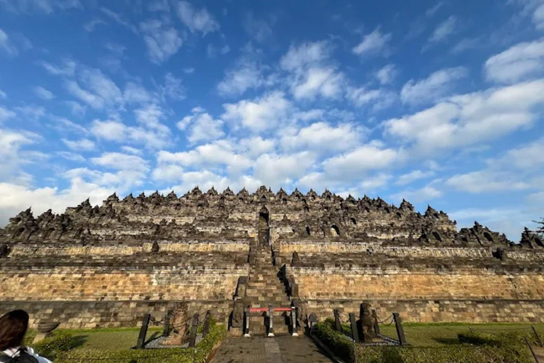 Borobudur tample, Cycling & Elo River Rafting Tour
