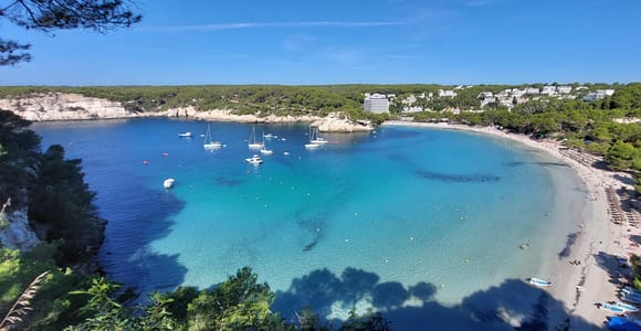Cala Galdana: Coastal hike Gr223 via Cova de Coloms to Son Bou