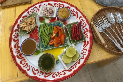 Bangkok Cooking Class : Traditional Thai dishes&Market Trip
