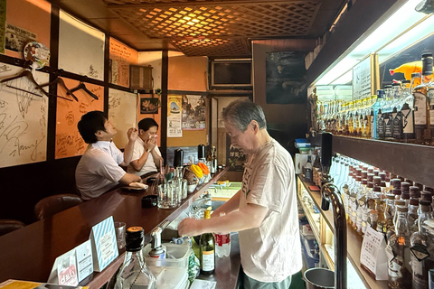Kanazawa: Nightlife Tour with Local Guide and Drinks
