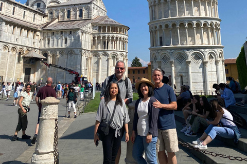 Passeio por Lucca e Pisa + degustação de vinhos do Porto de La SpeziaPasseio de um dia em Lucca + degustação no Porto de La Spezia