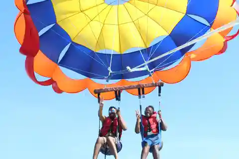 Bali: Parasailing Adventure with Hotel Transfer