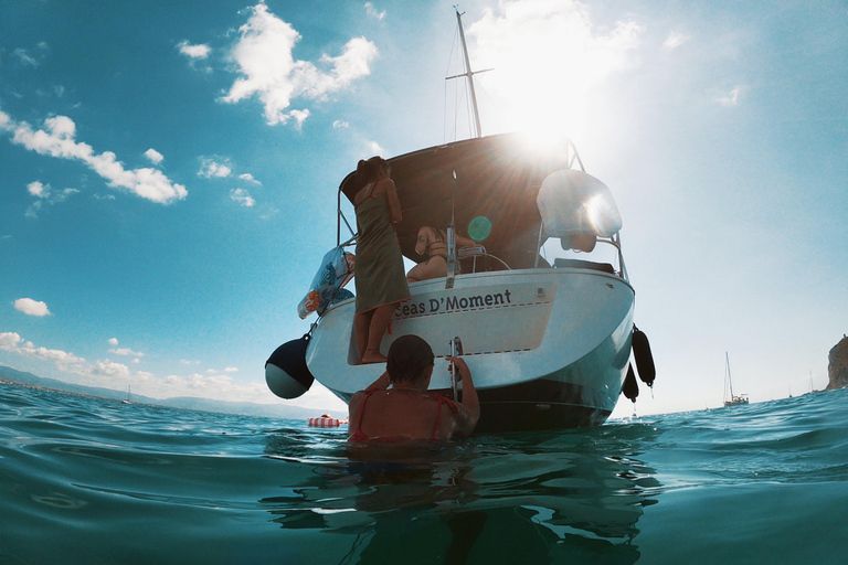 Cagliari: Sailboat Tour with Snorkeling and Apéritif Shared sailing boat tour with aperitif in the Gulf of Cagliari