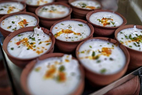 Varanasi: Private Food Tour with Ganga Aarti Ceremony