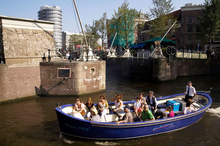 Amsterdam med öppen båt Kanalkryssning med öppen båtAmsterdam: Kanalkryssning i öppen båt