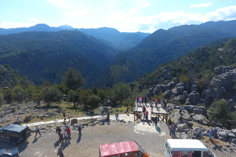 Side: wycieczka 1-dniowa do kanionu Orła z Adlerem i lunchemWycieczka do Kanionu Orła i spływ raftingowy z obiadem i odbiorem z hotelu