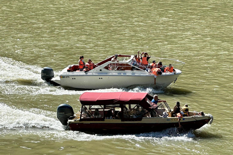 Eselnita: Boat Cruise on the Danube River