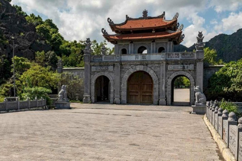 Ninh Binh: Tam Coc - Hoa Lu & Mua Höhle Ganztägige EntdeckungHanoi: Tam Coc - Hoa Lu & Mua Höhle Ganztägige Entdeckung