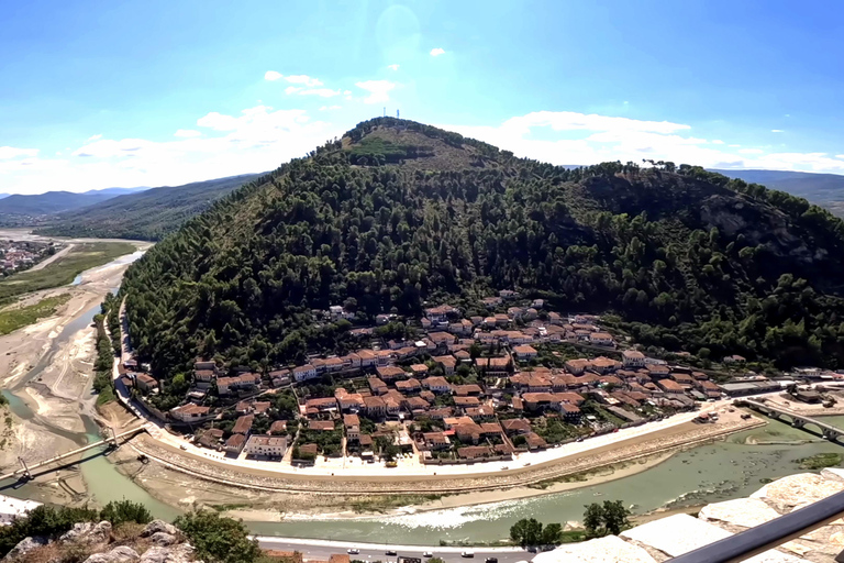 Línea Verde: Vlora-Apollonia-Divjake-Berat Excursión de un día con guía