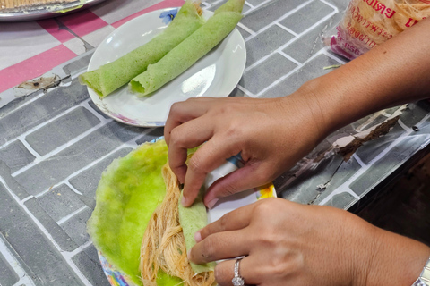 Ayutthaya: Woks and Wats Food Tour with 14+ Tastings