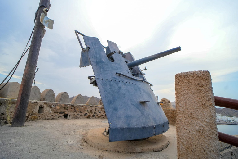 Muttrah Fort: Explore Muscat's Historic Hilltop Fort