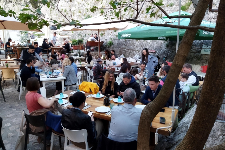 Excursión Privada Desde Budva: Descubre el Bar de la Ciudad ViejaDesde Budva: Descubre los Secretos del Bar de la Ciudad Vieja