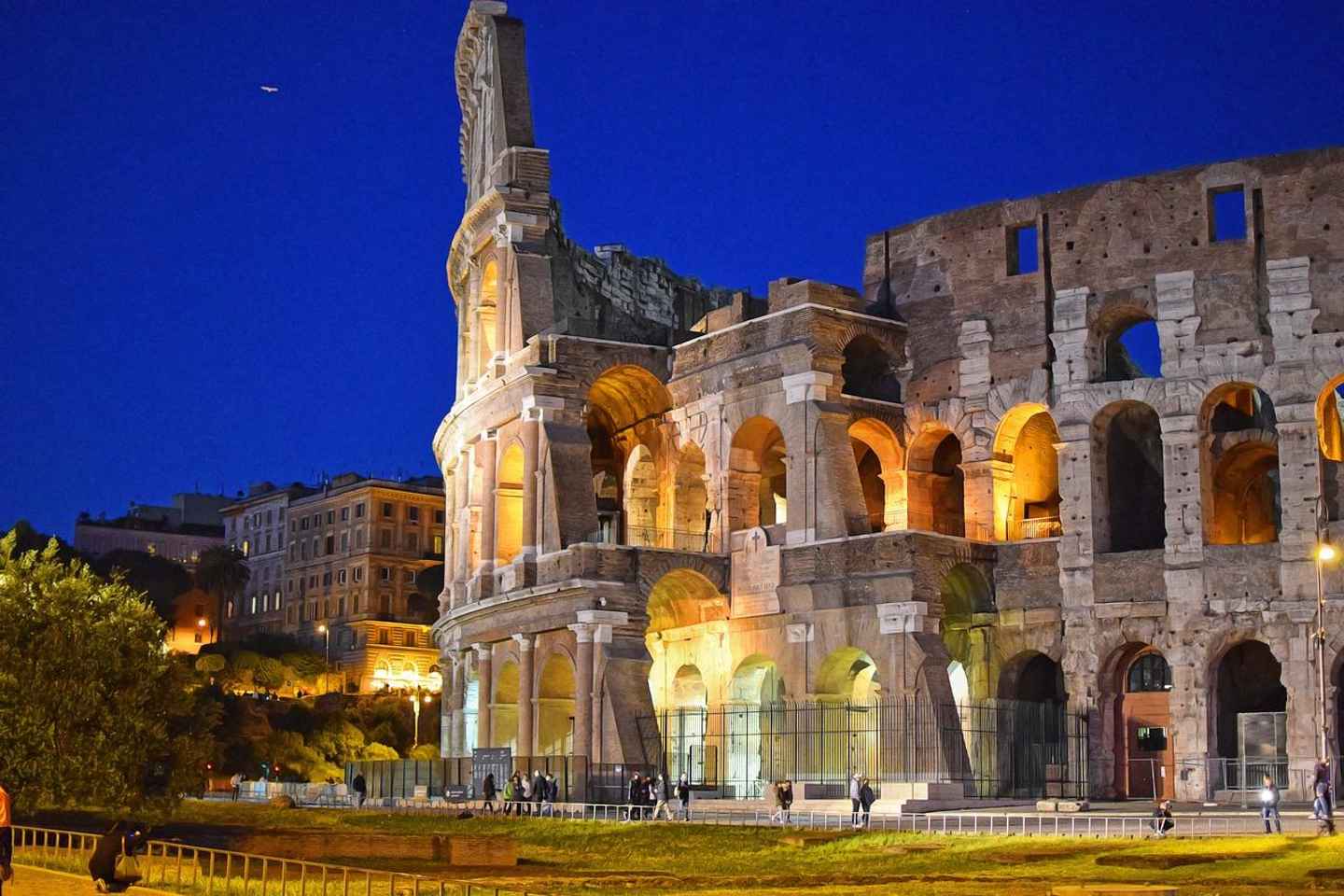 Roma di notte in van Mercedes: tour 2 ore
