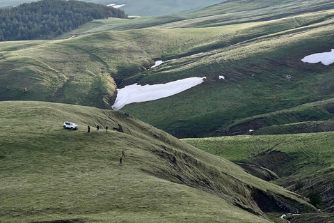 Vanuit Tbilisi: Offroad-jeeptocht door de Tsalka-heuvels met barbecue