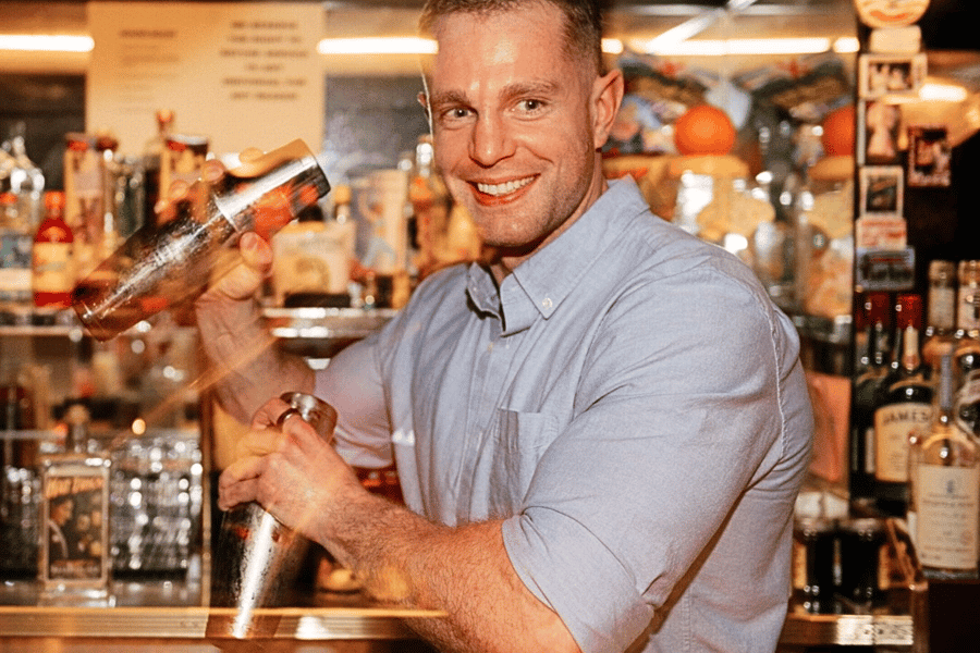 Schlucke Geschichte in einer geheimen Speakeasy - Cocktailkurs. Foto: GetYourGuide