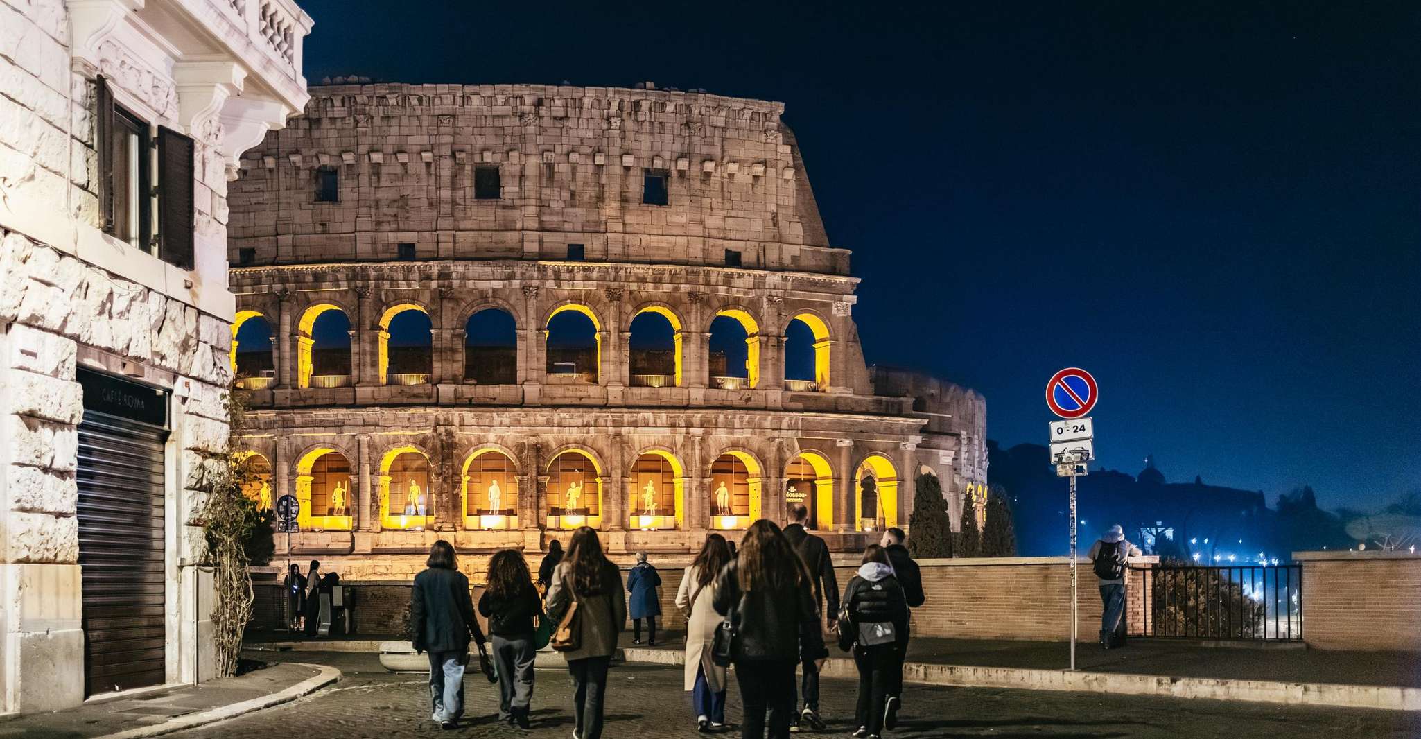 Rome: Small-Group City Highlights Moonlight Walking Tour
