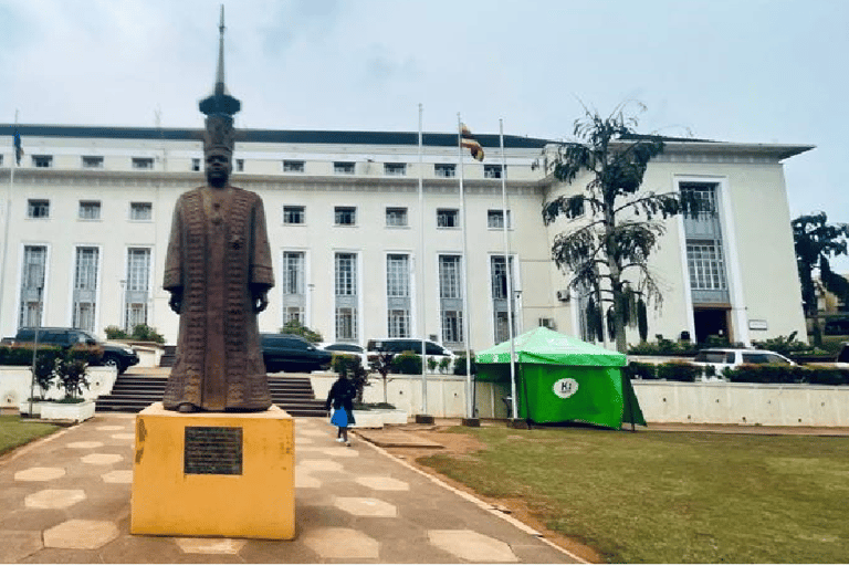 Kampala: Buganda Cultural Trail & Wakaliwood Tour