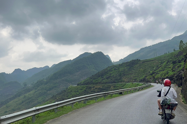 Au départ de Hanoi : 4 jours de visite en voiture de la boucle de Ha Giang, plus un montage vidéo