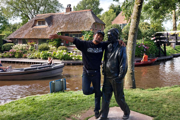 From Amsterdam: Giethoorn Small Group Tour with Boat Ride