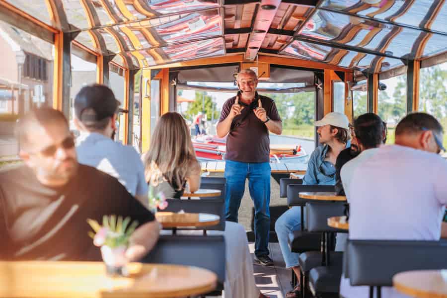Ab Amsterdam: Tagestour nach Giethoorn & geführte Grachtenfahrt. Foto: GetYourGuide