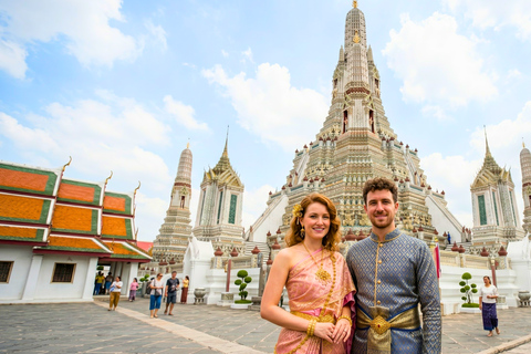 Wat Arun Thai Costume Experience with Local Guide Small Group: Ticket+Transfers