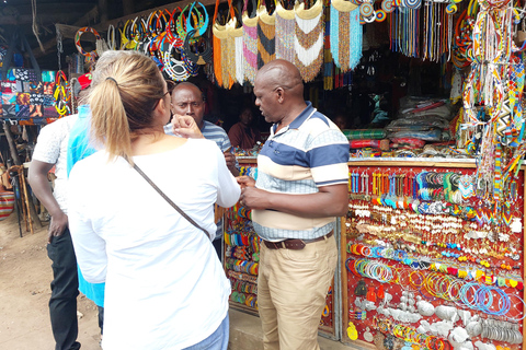 Nairobi: Kariakor Maasai Market Guided Shopping Tour Group of 4 plus