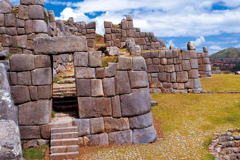 Cusco: Cusco City, Sacred Valley & Machu Picchu 4-Day Tour