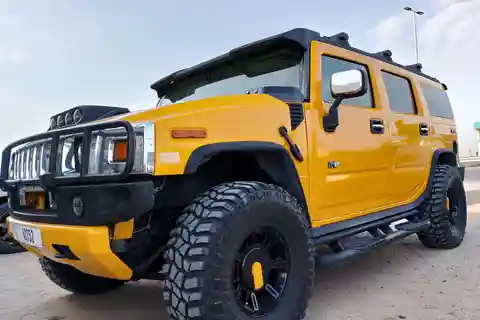 Dubai: Privat Hummer-ørkensafari om aftenen