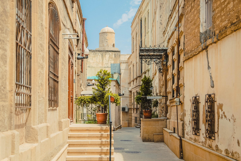 Tour a piedi della città vecchia di BakuTour a piedi del centro storico di Baku (privato)