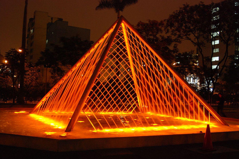Lima: Circuito magico dell&#039;acqua e tour serale delle luci della città