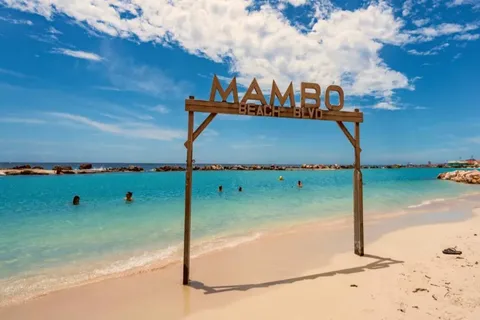 Willemstad: Stadsrondleiding, Chobolobo & Mambo Beach Escape
