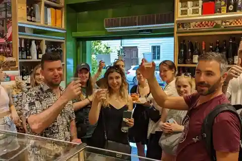 Rome : Tour gastronomique du Rione Monti Esquilino avec nourriture, vin et guide local