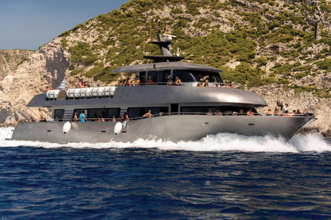 Passeio de barco de luxo para a ilha de Symi com natação em St. GeorgeIngressos e traslados de barco para Lindos, Pefkos, Kalathos e Lardos