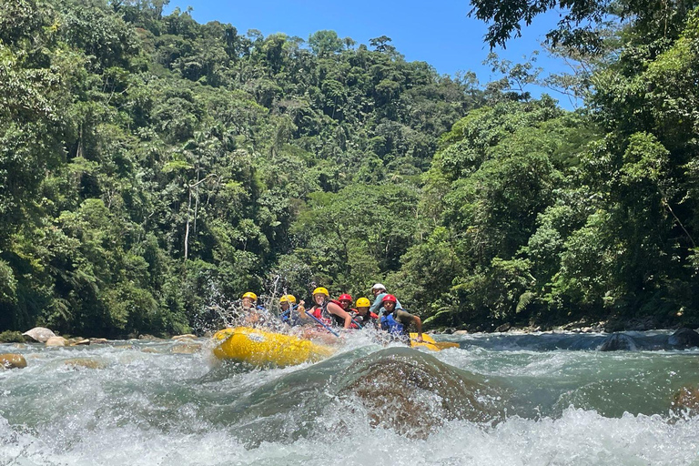 Ecuador: Día completo de rafting en Jondachi y Hollín