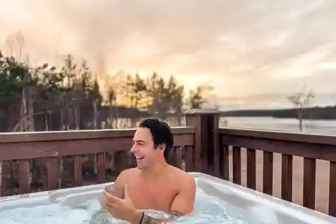 Rovaniemi: Privat bastu och utomhusjacuzzi, middag i Kota