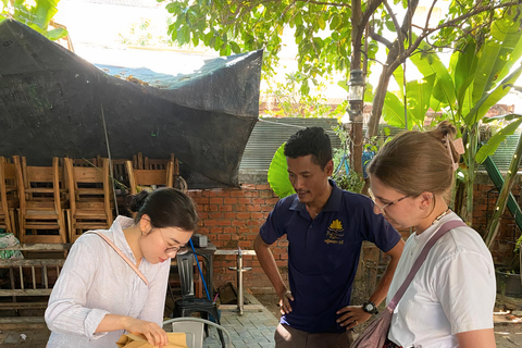Siem Reap: Feel Good Evening Walking Tour Classic cultural walk through Wat Bo.