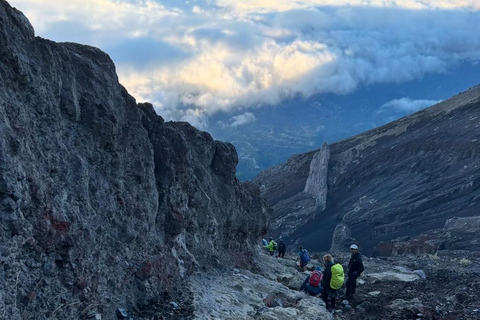 Trek Gunung Agung Sunrise 3,142m Kopi & Madu di Rumah Lokal Pasar Agung Temple Route Highest Summit (3,142m) South Route