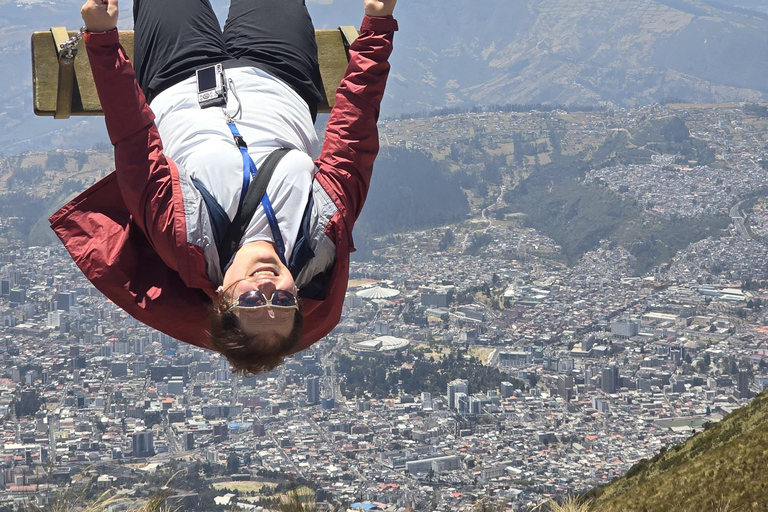 Quito: Teleferico, Altstadt und Intiñan Museum Private Tour