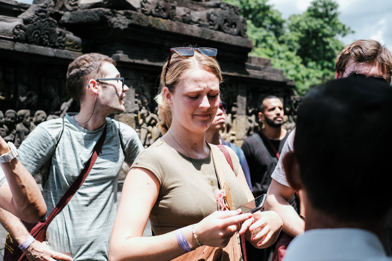 Yogyakarta : L&#039;ascension de Borobudur et la randonnée dans les rizières de Selogriyo