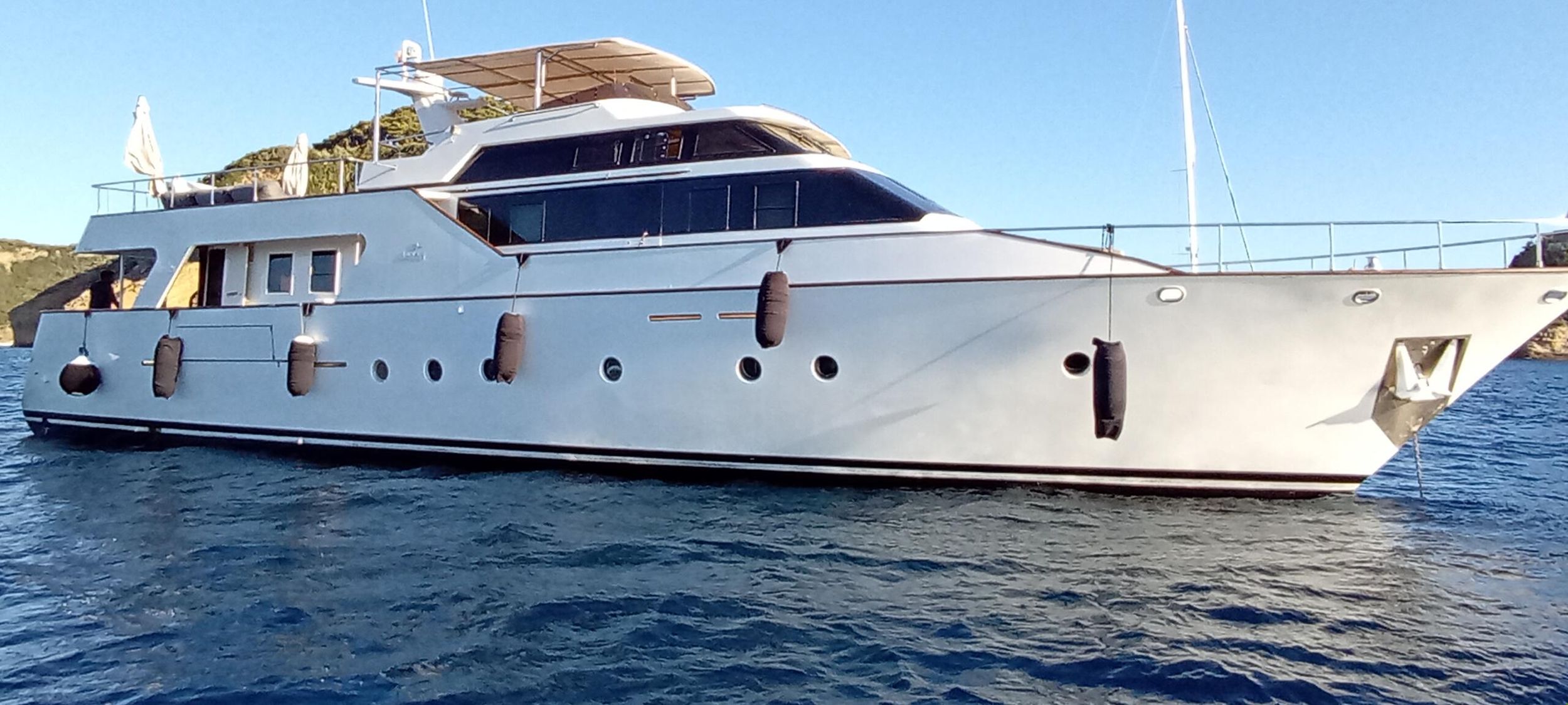 Inselrundfahrt: Wunderschöne Tour durch den Archipel von Kampanien mit Happy and Love Yacht