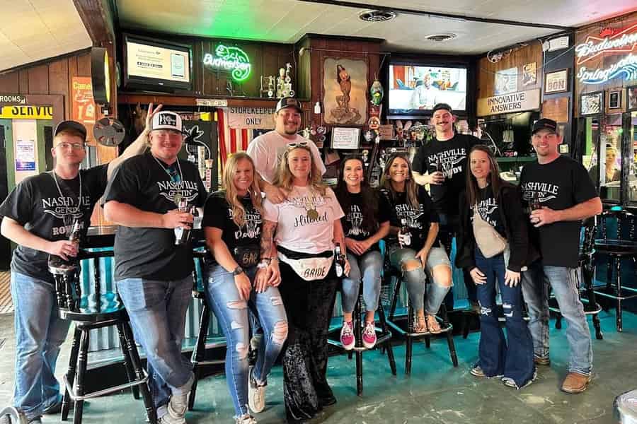 Nashville: Dive-Bar-Shuttle-Tour mit Hop-On/Hop-Off-Haltestellen. Foto: GetYourGuide Nashville: Dive-Bar-Shuttle-Tour mit Hop-On/Hop-Off-Haltestellen. Foto: GetYourGuide
