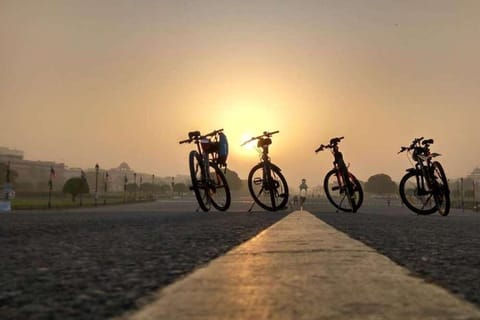 New Delhi, Mid Night Trails