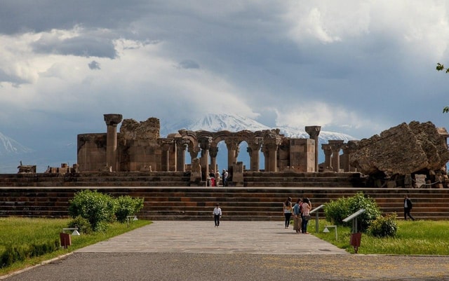 Jerevan: tour naar Echmiadzin, Hripsime, Gayane en Zvartnots