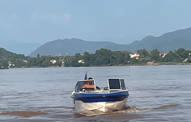 Luang Prabang Mekong River Banana Boat Water Sports ć Snacks