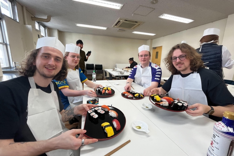 Tokyo : Atelier de fabrication de sushis et devenez maître sushi à TsukijiAtelier de sushi