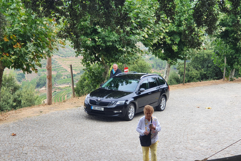 Porto: private transfer to/from Santiago de Compostela