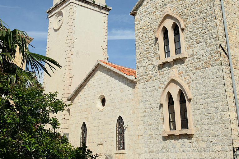Budva: Guided Walking Tour with Old Town & Citadel