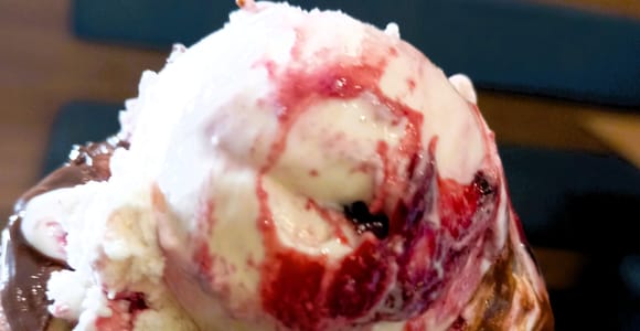 Budapest: Small Group Food & Discovery Walking Pastry Tour